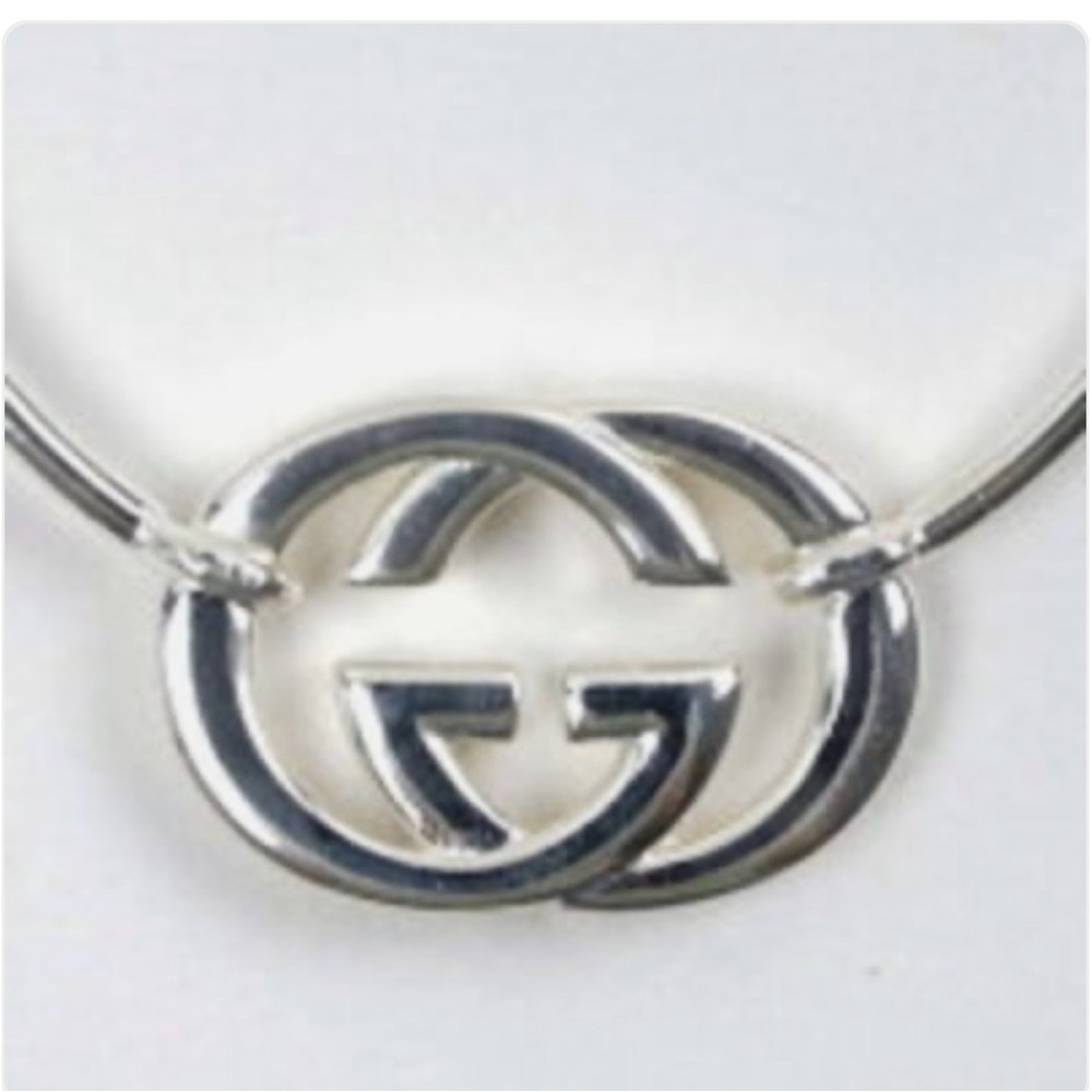 Gucci Silver Hoop Earrings with Iconic Motif - Picture 6 of 6